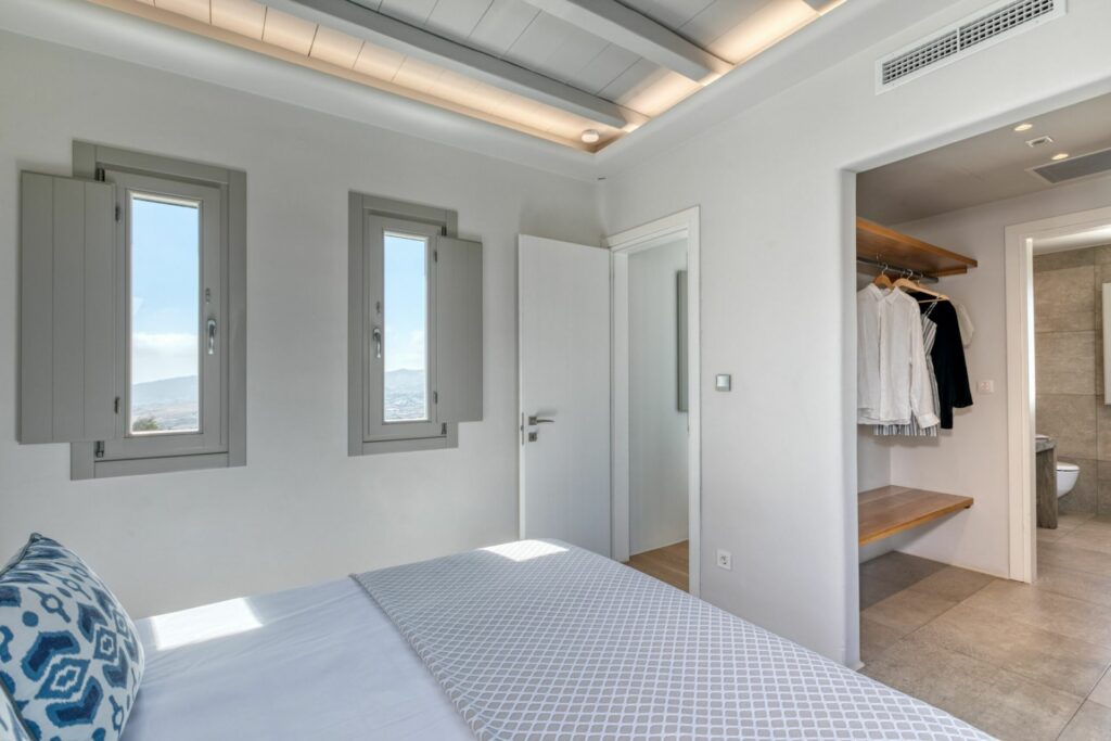 villa-mia_21_master-bedrrom_top-floor_wardrobe